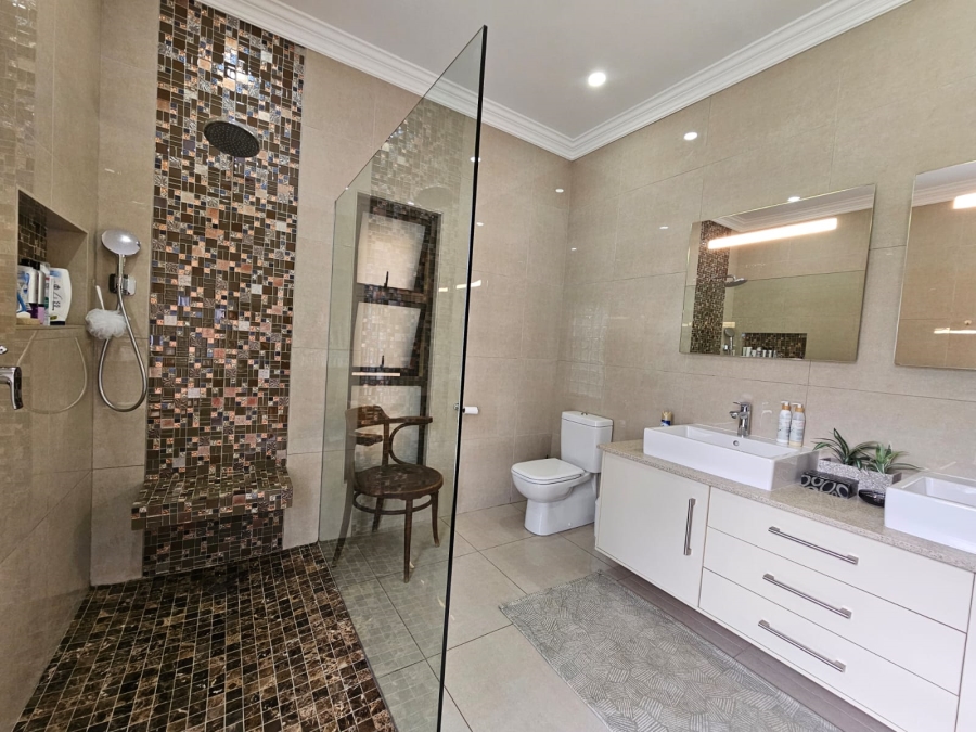 5 Bedroom Property for Sale in Jim Fouchepark Free State